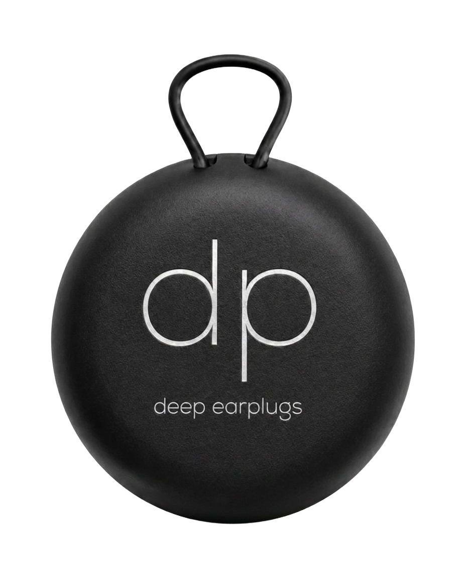 deep adventure — pouzdro s chromovým logem dp